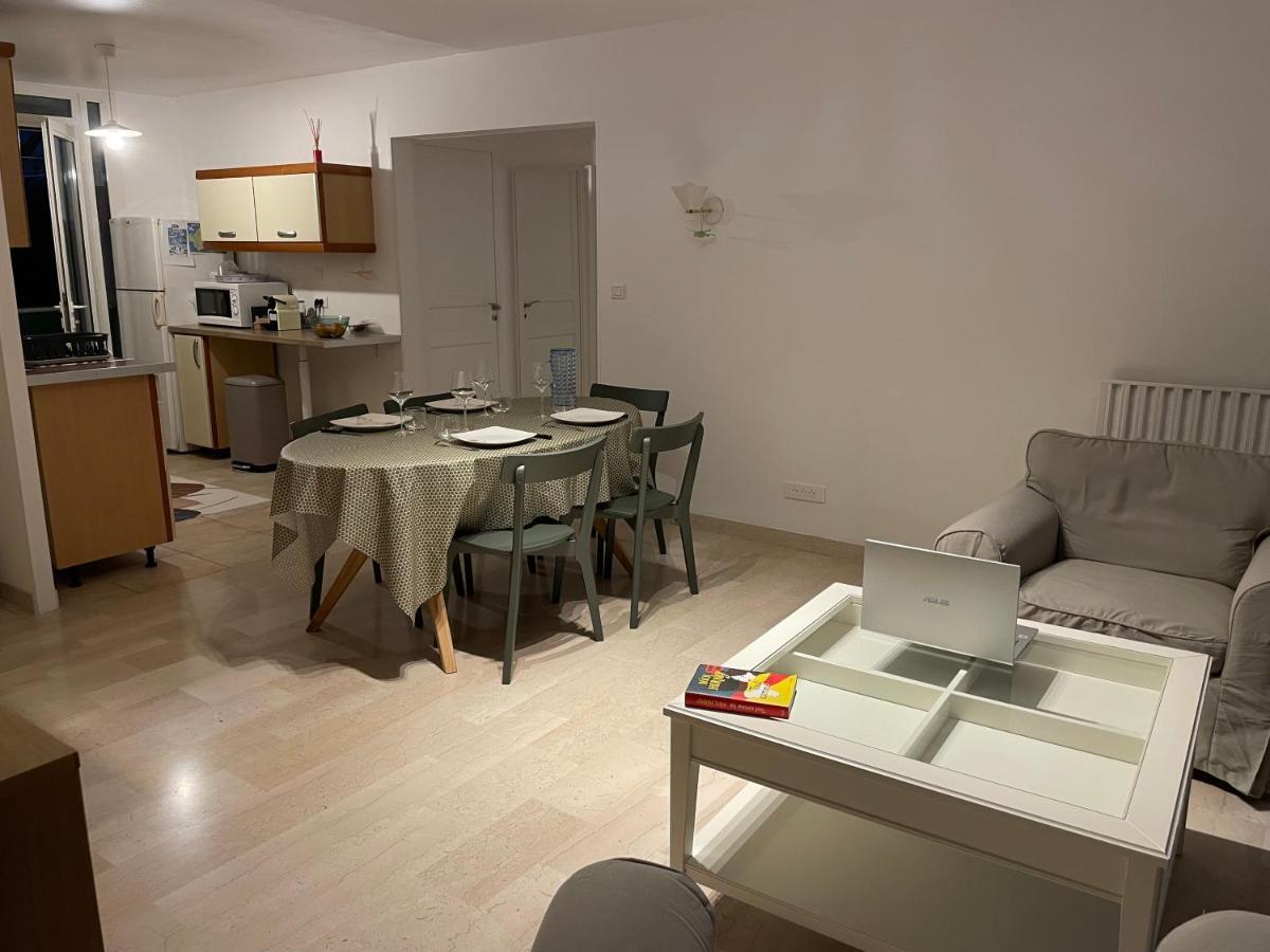 Appartement Les Pieds Dans L'Eau 滨海圣芒德里耶 外观 照片