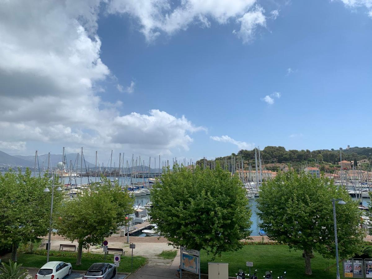 Appartement Les Pieds Dans L'Eau 滨海圣芒德里耶 外观 照片